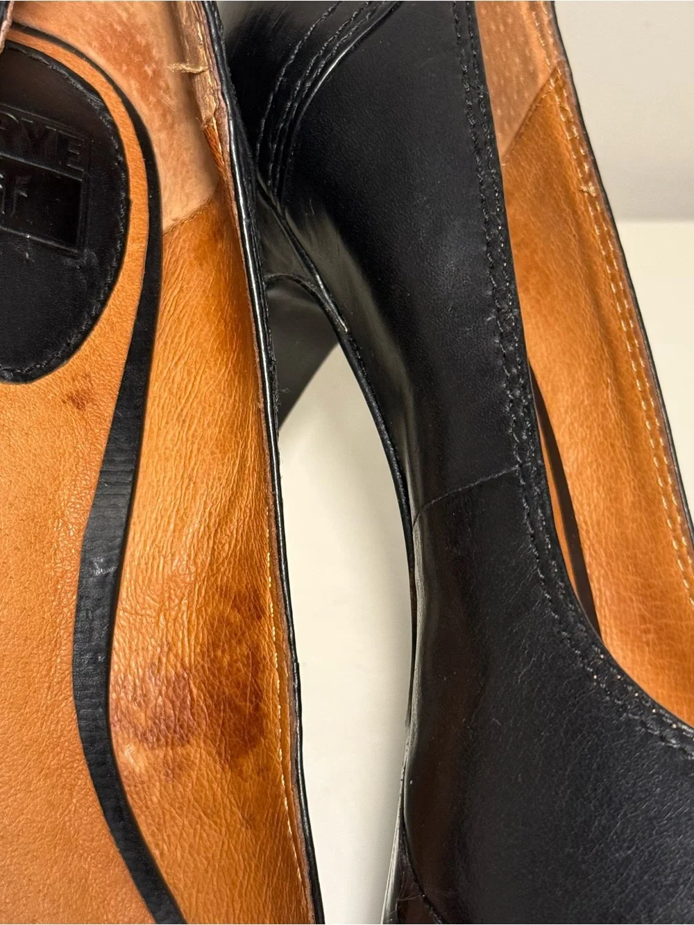Frye Gail Pump Leather Buckle Heels Women’s Size 9.5 Black Brown Western Silver